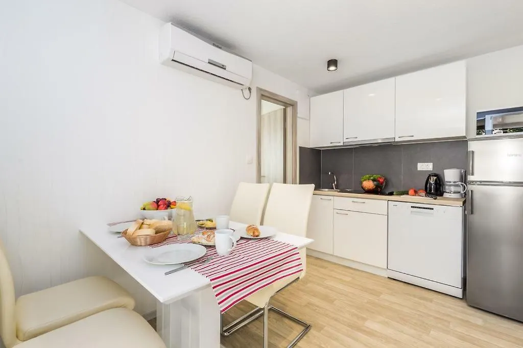 Mini Camping Funtana Hotel Porec 0*,